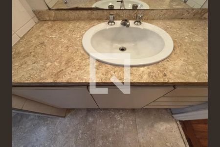 Banheiro de apartamento para alugar com 3 quartos, 280m² em Itaim Bibi, São Paulo