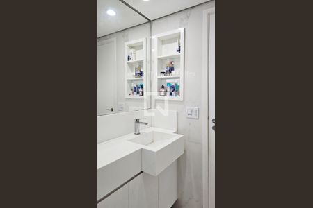 Banheiro de apartamento para alugar com 1 quarto, 44m² em Indianópolis, São Paulo