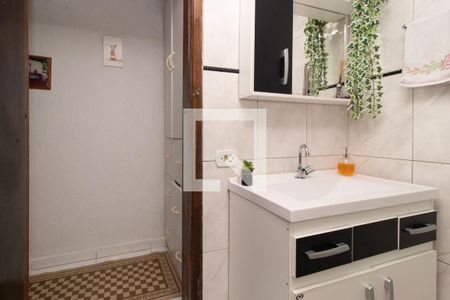 Banheiro Social de casa à venda com 3 quartos, 193m² em Uberaba, Curitiba