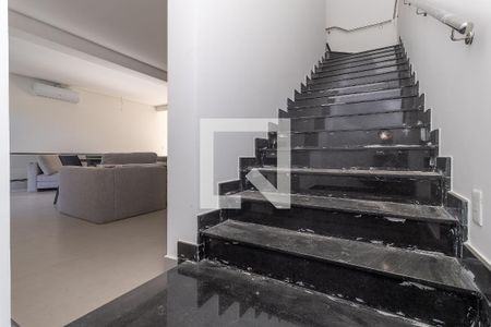 Escada de casa de condomínio à venda com 3 quartos, 208m² em Garças, Belo Horizonte