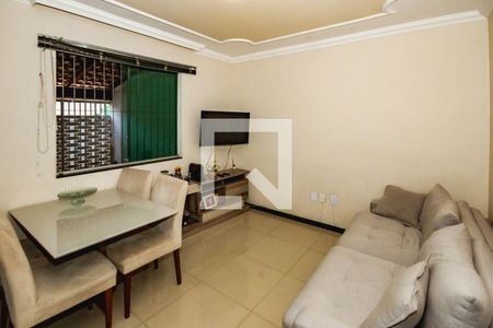 Casa à venda com 2 quartos, 113m² em Vila Cloris, Belo Horizonte