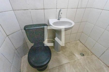 Banheiro  de casa para alugar com 1 quarto, 16m² em Conceição, Diadema