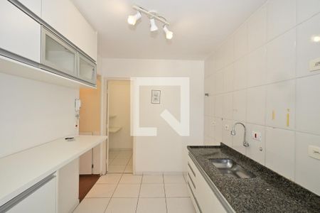 Cozinha de apartamento à venda com 2 quartos, 67m² em Jardim Henriqueta, Taboão da Serra