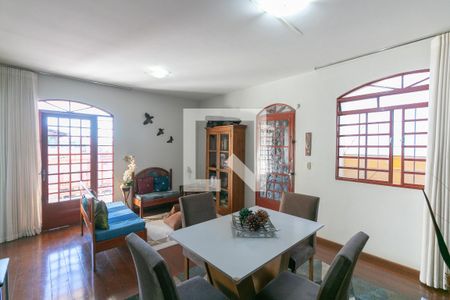Sala de casa à venda com 3 quartos, 133m² em Liberdade, Belo Horizonte