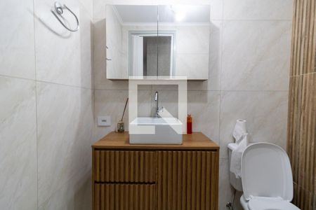 Banheiro de kitnet/studio para alugar com 1 quarto, 32m² em Santana, Porto Alegre