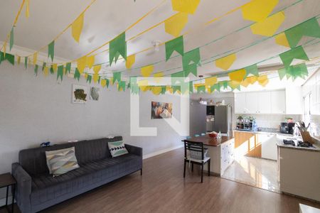 Casa 1 Sala e Cozinha de casa à venda com 6 quartos, 300m² em Cidade Líder, São Paulo