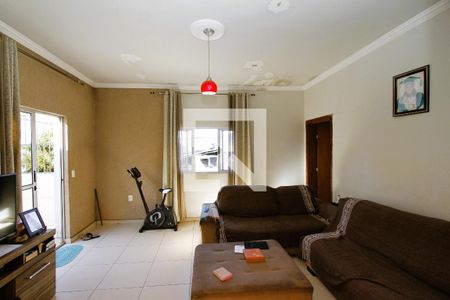 Sala de casa à venda com 6 quartos, 190m² em Vista Alegre, Belo Horizonte