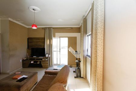 Sala de casa à venda com 6 quartos, 190m² em Vista Alegre, Belo Horizonte