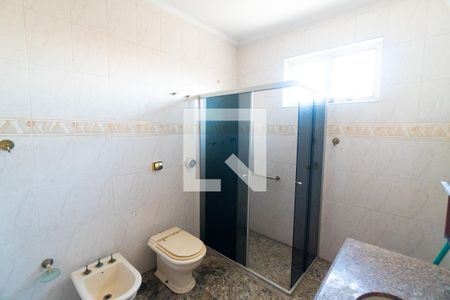 Banheiro da Suíte 1 de casa para alugar com 3 quartos, 307m² em Mirandópolis, São Paulo