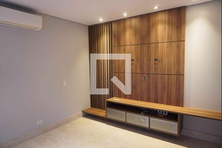 Sala de TV de casa de condomínio para alugar com 2 quartos, 446m² em Residencial Morada dos Lagos, Barueri