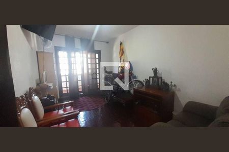 Casa à venda com 3 quartos, 224m² em Vila Dalva, São Paulo