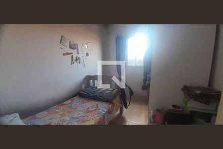 Casa à venda com 3 quartos, 224m² em Vila Dalva, São Paulo