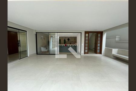 Casa à venda com 3 quartos, 270m² em Ouro Preto, Belo Horizonte