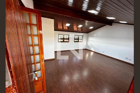 Foto 02 de casa para alugar com 6 quartos, 380m² em Vila Jordanopolis, São Bernardo do Campo