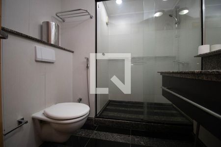 Banheiro da Suíte de kitnet/studio para alugar com 1 quarto, 80m² em Asa Norte, Brasília