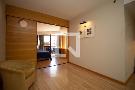 Sala de kitnet/studio para alugar com 1 quarto, 80m² em Asa Norte, Brasília