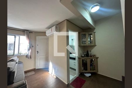 Sala de casa de condomínio à venda com 3 quartos, 179m² em Vila Sao Luiz (valparaizo), Barueri
