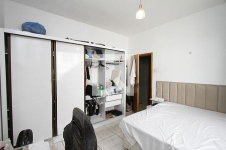Quarto 1 de casa à venda com 3 quartos, 200m² em Carlos Prates, Belo Horizonte