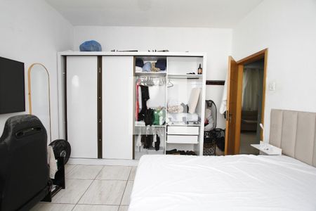 Quarto 1 de casa à venda com 3 quartos, 200m² em Carlos Prates, Belo Horizonte