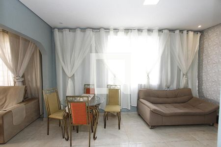 Sala de casa à venda com 3 quartos, 200m² em Carlos Prates, Belo Horizonte
