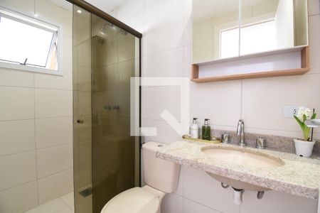 Banheiro da Suíte de casa de condomínio para alugar com 3 quartos, 114m² em Barreirinha, Curitiba