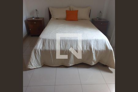 Quarto de casa para alugar com 5 quartos, 461m² em Santa Mônica, Uberlândia