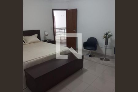 Quarto de casa para alugar com 5 quartos, 461m² em Santa Mônica, Uberlândia