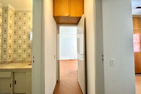 Corredor de apartamento à venda com 2 quartos, 75m² em Vila Clementino, São Paulo
