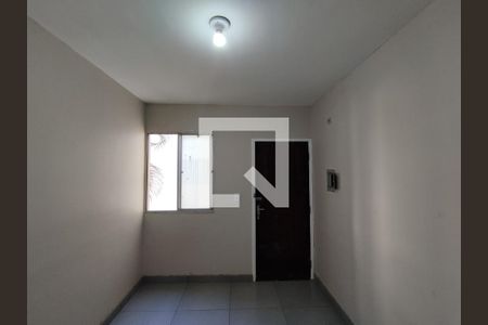 Sala  de apartamento para alugar com 2 quartos, 61m² em Vila Liviero, São Paulo