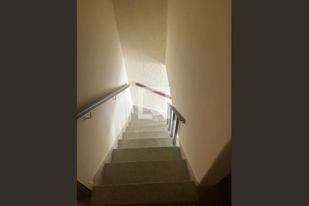 Escada de casa para alugar com 2 quartos, 127m² em Vila Oratorio, São Paulo