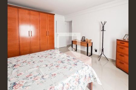 Casa à venda com 3 quartos, 200m² em Vila Mirante, São Paulo