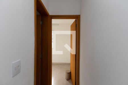 Corredor de apartamento para alugar com 1 quarto, 27m² em Vila Constança, São Paulo