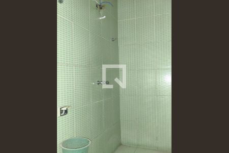 Banheiro social de kitnet/studio para alugar com 1 quarto, 28m² em Suzana, Belo Horizonte