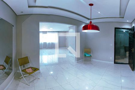 Casa para alugar com 3 quartos, 82m² em Jardim Santa Terezinha, Taboão da Serra