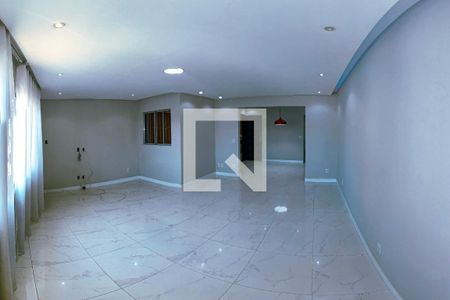 Casa para alugar com 3 quartos, 82m² em Jardim Santa Terezinha, Taboão da Serra