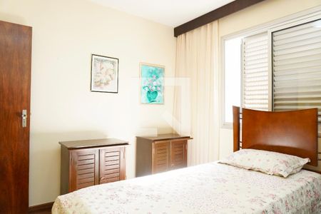 Quarto 1 de apartamento para alugar com 2 quartos, 85m² em Anchieta, Belo Horizonte