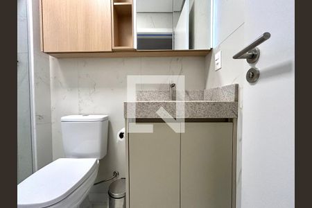 Banheiro de kitnet/studio para alugar com 1 quarto, 39m² em Saco dos Limões, Florianópolis