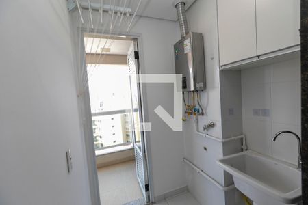  COZINHA + ÁREA DE SERVIÇO de apartamento para alugar com 2 quartos, 62m² em Centro, Campinas