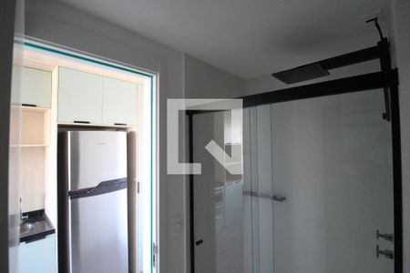 Banheiro de kitnet/studio para alugar com 1 quarto, 30m² em Indianópolis, São Paulo