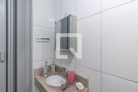 Banheiro da Casa 1 de casa à venda com 5 quartos, 180m² em Conjunto Residencial Jardim Canaa, São Paulo