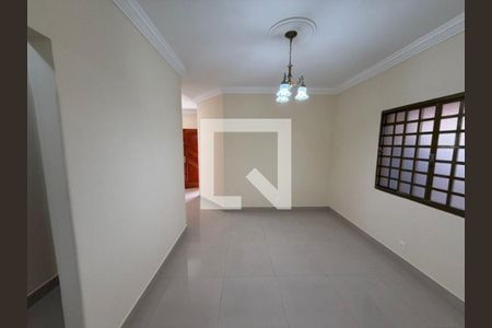 Sala de casa para alugar com 3 quartos, 230m² em Santa Mônica, Uberlândia