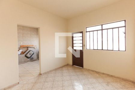 Sala de casa para alugar com 3 quartos, 65m² em Califórnia, Belo Horizonte