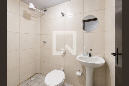 Banheiro de kitnet/studio para alugar com 1 quarto, 28m² em Centro, Curitiba