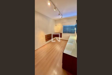 Quarto de casa à venda com 6 quartos, 185m² em Campo Belo, São Paulo