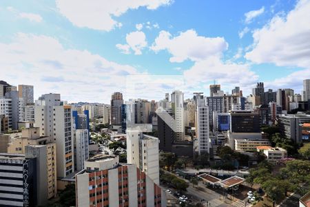 Vista da Suíte de apartamento à venda com 2 quartos, 79m² em Lourdes, Belo Horizonte