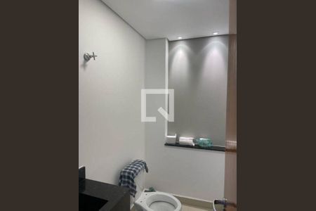 Casa à venda com 3 quartos, 230m² em Vila Nivi, São Paulo