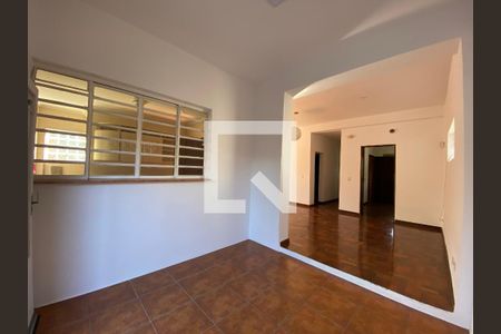 Casa para alugar com 5 quartos, 247m² em Vila Ipojuca, São Paulo