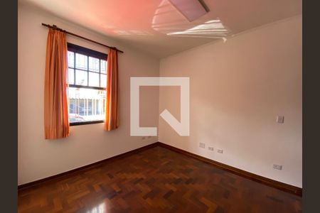Casa para alugar com 5 quartos, 247m² em Vila Ipojuca, São Paulo