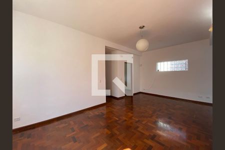 Casa para alugar com 5 quartos, 247m² em Vila Ipojuca, São Paulo