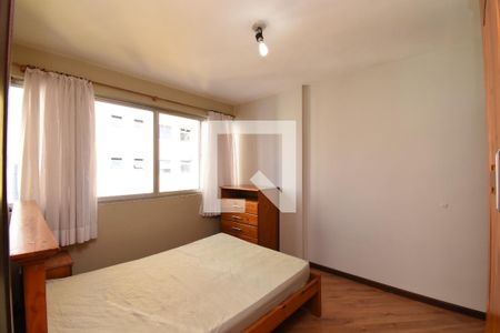 Suíte de apartamento para alugar com 3 quartos, 161m² em Centro, Curitiba